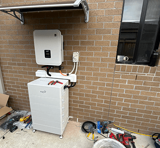 solar-battery-installation